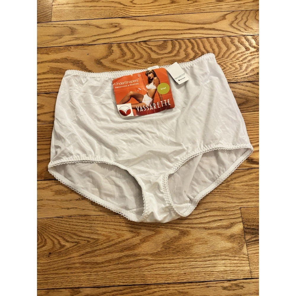 3X Vassarette Undershapers Panties Smoothing & Shaping 40001 White‎ Satin NOS